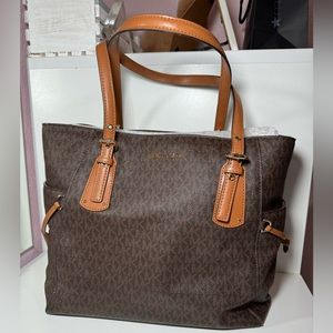 Michael Kors Jet Set Tote